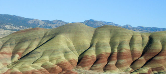 Painted Hills — Цветные Холмы